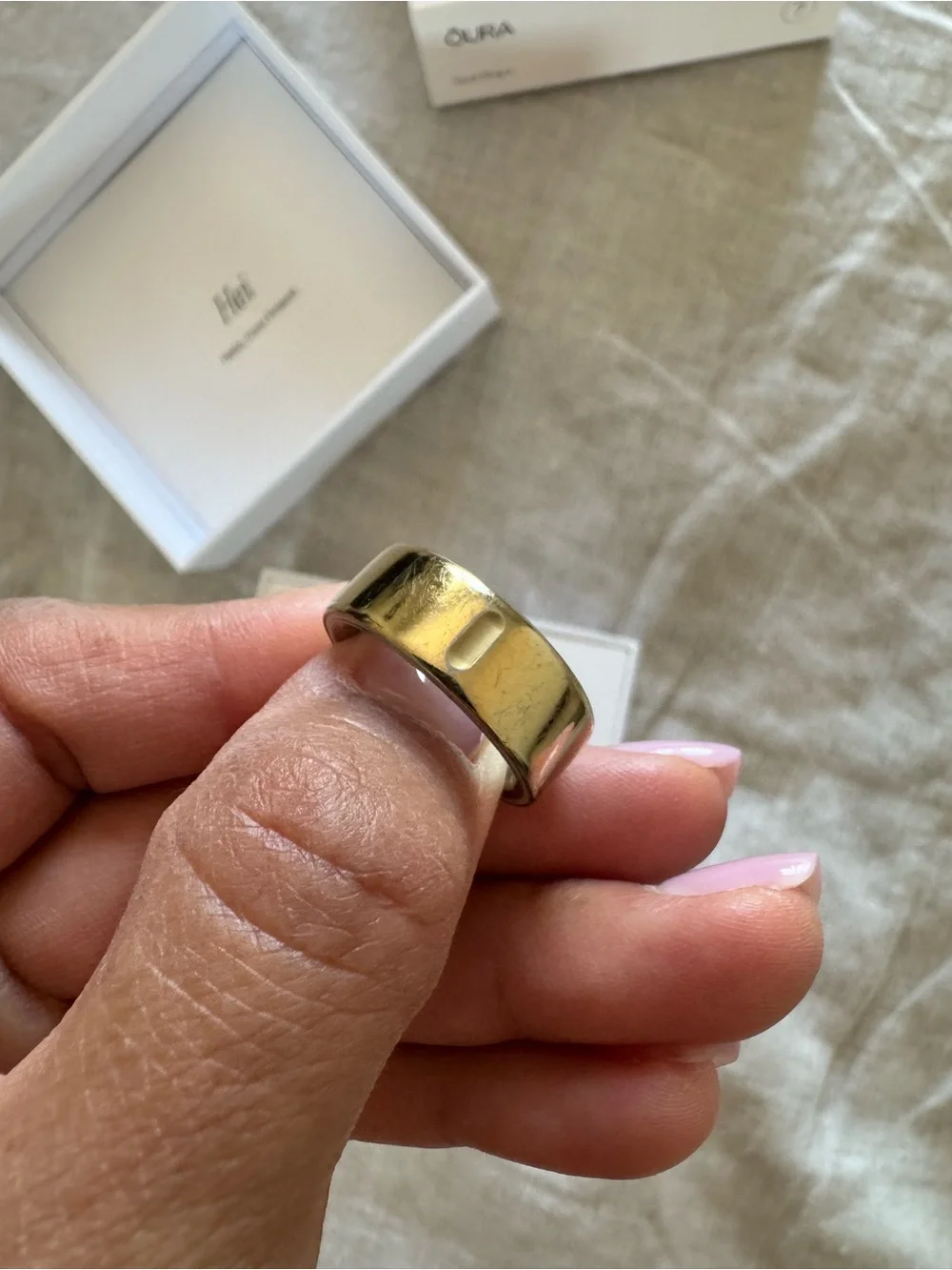 Oura Ring 4 Gold with Box - Size 7